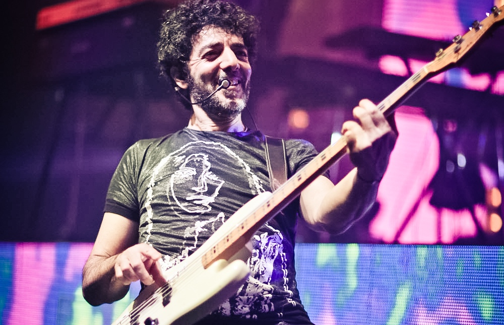 Max Gazzè dal vivo con la sua band storica